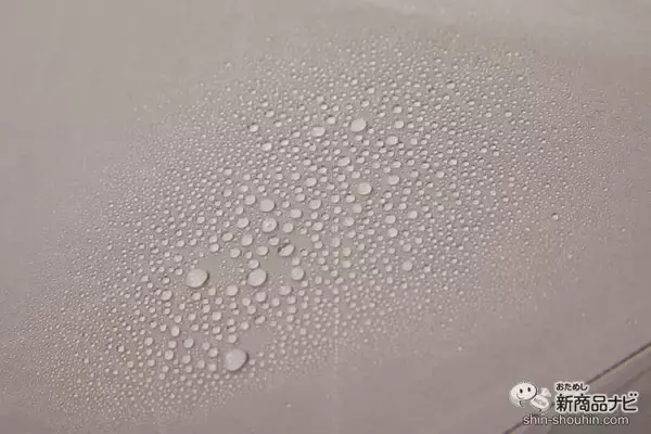 「日差しにも突然の大雨にも対応するオールラウンダー！ 軽くて大きくて便利な折りたたみ傘『VERYKAL LARGE Flat』」の画像