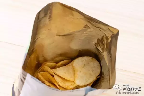 「35周年記念『ポテトチップス 特別版わさビーフ』は「ツンピリパウダー」で自分好みの味わいに調整できる技ありポテチ」の画像