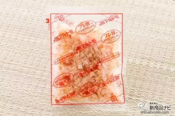 「【キャンペーン実施中】かつお節料理をSNSに投稿して通販限定商品をゲットしよう！ マルトモ『プレ節（R）25ミクロンソフトけずり』でサラダを作ってみた」の画像