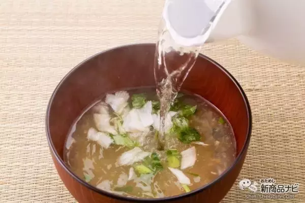 「出汁いらずのおいしさ！ シンプルを極めた究極のみそ汁の新作『味噌屋のまかないみそ汁 蔵出し寒熟白つぶみそ』を飲んでみた」の画像