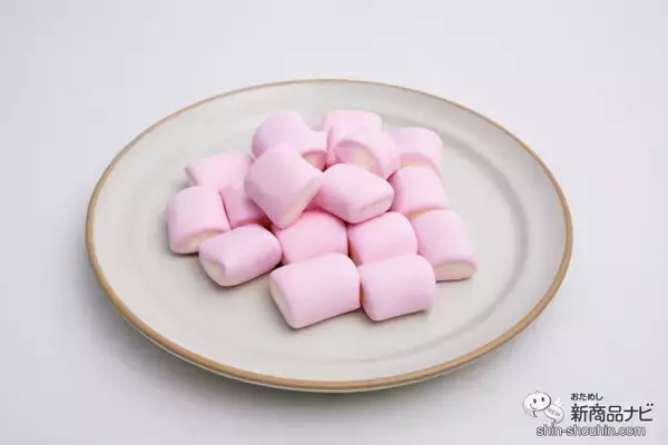 「“むにむに” の弾力がスゴイ！グミのような跳ね返る弾力、くせになる『むにむにだよ（グレープ味）』は新食感がヤミツキになる不思議なおやつ」の画像