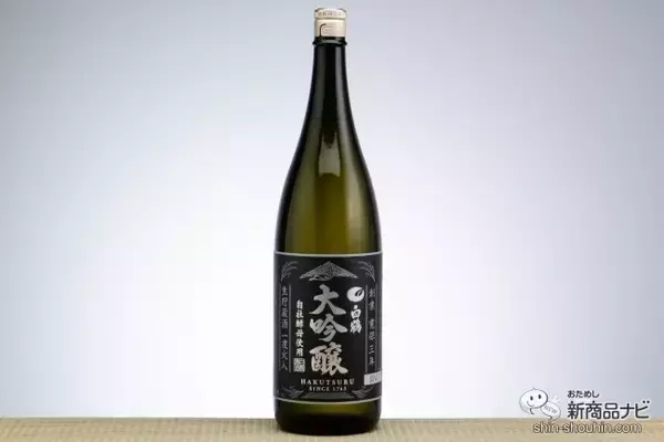 「＜年末年始は特別な日本酒を＞金箔付き『白鶴 大吟醸 生貯蔵酒 一度火入 1.8L』のフレッシュな味わいを楽しんでみた」の画像