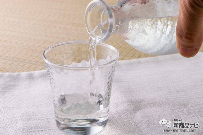 ＜年末年始は特別な日本酒を＞金箔付き『白鶴 大吟醸 生貯蔵酒 一度火入 1.8L』のフレッシュな味わいを楽しんでみた