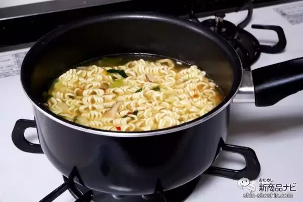 「【ヴィーガン】韓国定番のインスタントラーメンに植物性素材だけでつくられた『ジンラーメン ベジタブル』が新登場」の画像