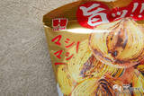 「大好評マシマシシリーズの第4弾が新登場！『香ばし飴色玉ねぎせんべい』で、思いっきり玉ねぎの旨みを堪能したい！」の画像3