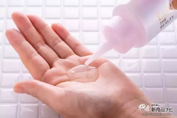 「【新発売】傷んだ髪は水分でつるサラに！ 『Essential THE BEAUTY 髪のキメ美容ウォータートリートメント』の実力【使用感レポート】」の画像