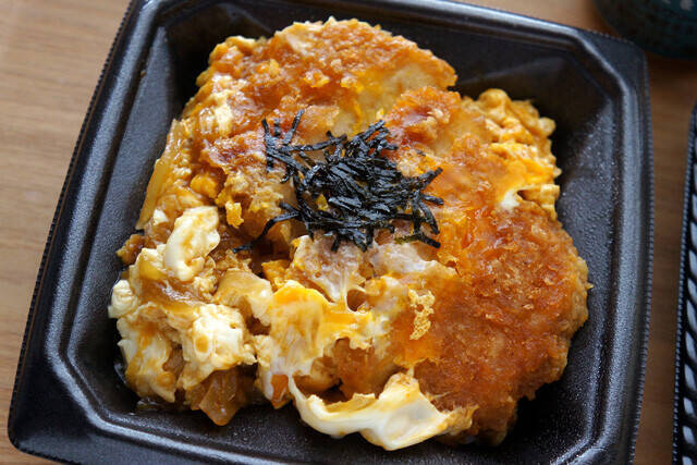 【玉子サンド・かつ丼】西友で買えるようになったトライアルの名物「白いたっぷり玉子サンド」と「ロースかつ重」のお得感があまりにも度を超えていた：パリッコ『今週のハマりめし』第231回