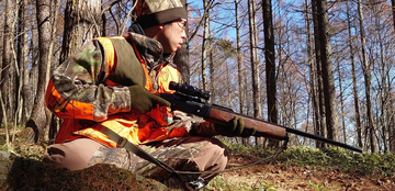 クマ被害拡大の日本を救う"公務員ハンター"を直撃!?「ほぼ丸腰同然です。正直、怖い」