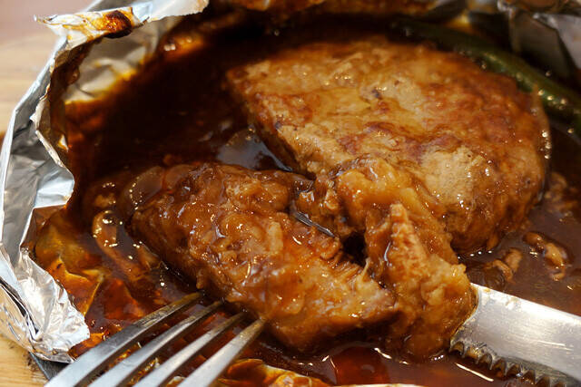 【包み焼きハンバーグ&ビーフカレー】きっと一般常識なんだろうけど今さら知った。「ココス」ってこんなにすごい店だったんだ！：パリッコ『今週のハマりめし』第238回