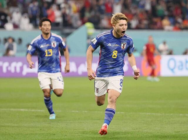 南野拓実が負傷離脱で森保ジャパンに"大問題"発生！　久保建英に「栄光の背番号8」を!!