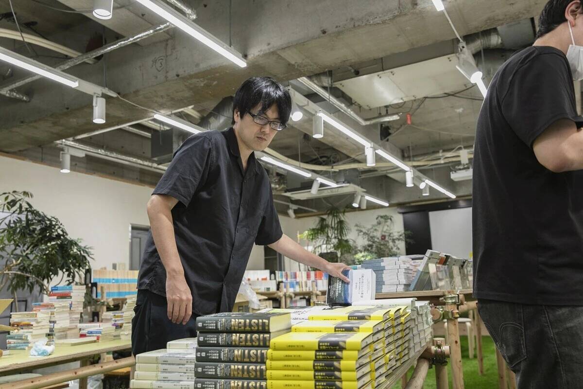 【宇野常寛インタビュー】街の風景を塗り替える「知の拠点」。批評家・宇野常寛が語る、次なる書店のカタチ