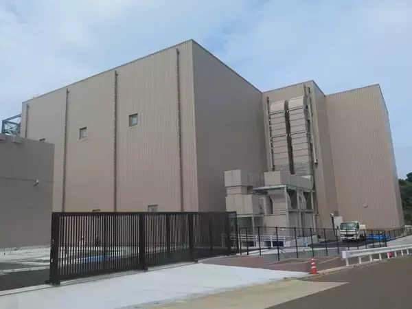 「【現地ルポ】島の1割を覆う約150万枚の太陽光パネルを設置予定！　「日本最大の発電島」長崎県・宇久島（前編）」の画像