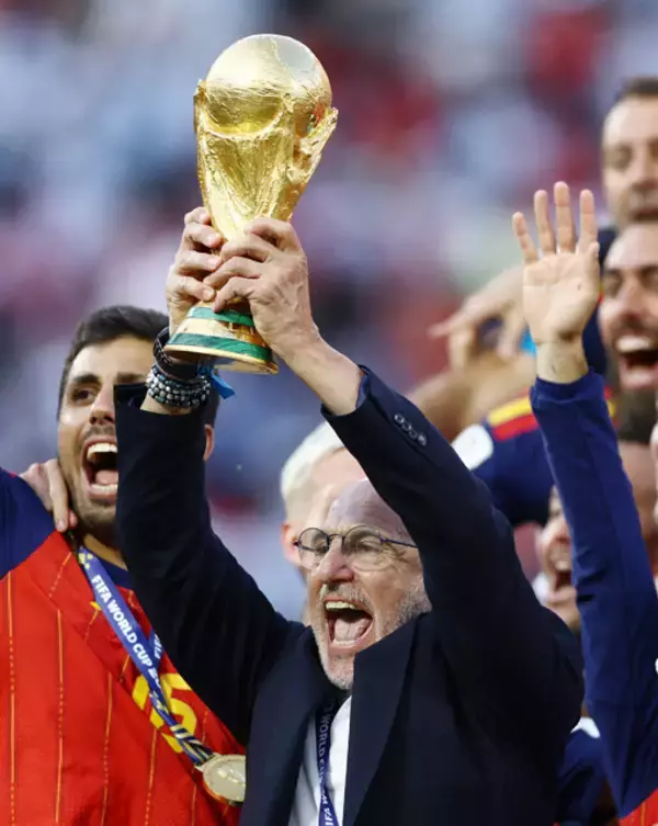 「日本サッカーの進化のために。今こそ考えるべき代表監督の人事」の画像