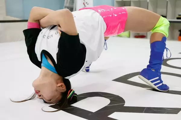 「密着！ "新人レスラー"フワちゃん、「2度目の青春」にリングイン!!」の画像