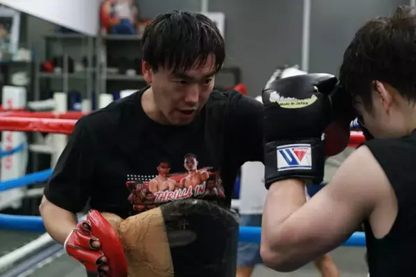 「【寺地拳四朗】終わりか、始まりか――すべては誇りのために。＜第2話／トレーナー・加藤健太、千載一遇の好機の狭間で＞」の画像