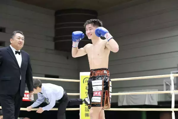 「怪物（モンスター）に憧れた少年」　プロボクサー・伊藤千飛の夢＜前編＞