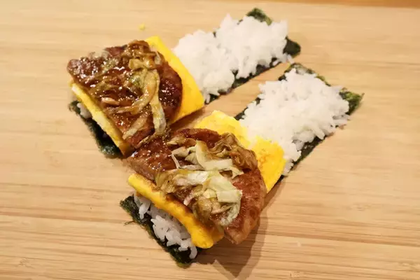 「【マックポーたま】スパムと卵を挟んだ沖縄のソウルフード、ポークたまごおにぎりをマックポークでアレンジしたら完全優勝のウマさ！＜野島慎一郎のバカレシピ＞」の画像