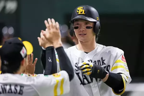 「大展望！　プロ野球後半戦「4つの論点」。セは史上初の同率首位ターン、パは鷹が独走ターン......優勝＆CS進出をかけた"真夏のサバイバルレース"の行方は？」の画像