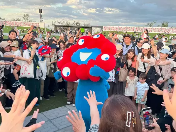 なぜホモ・サピエンスはミャクミャクに惹かれてしまうのか？