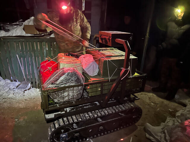 開戦から4年、「ウクライナ軍ドローン部隊」の最新形態とは？　航続距離が4倍に延びた無人航空機に、負傷兵を搬送する無人車両まで！