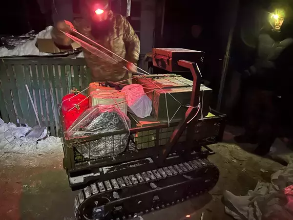 「開戦から4年、「ウクライナ軍ドローン部隊」の最新形態とは？　航続距離が4倍に延びた無人航空機に、負傷兵を搬送する無人車両まで！」の画像