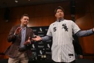 メジャーに挑戦する2大スラッガー、村上宗隆、岡本和真の現地の評価は？