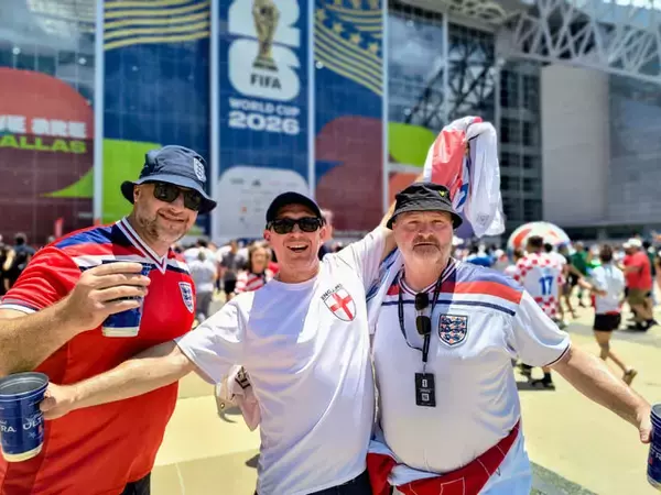 「異例の「ぼったくりW杯」に各国サポーターの不満が爆発!!　観戦チケットも交通機関もお酒も高すぎ！」の画像