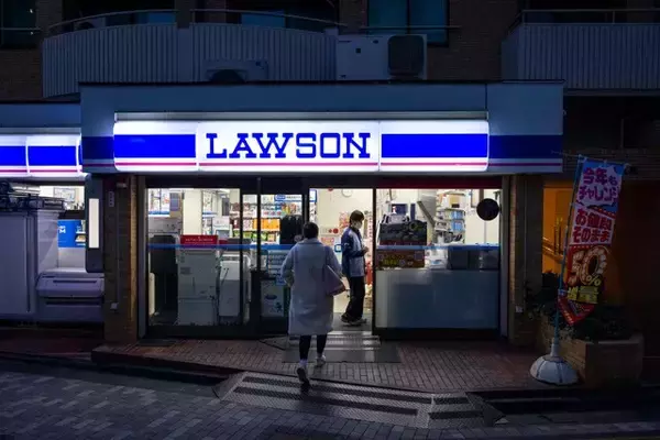 「コンビニ"ゲーセン化"の最新実態　すでに全国約3000店舗！　利用客＆働く人の声は？」の画像