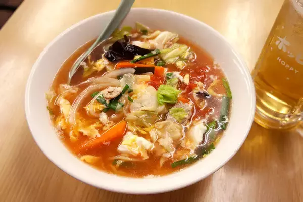 「【ラーメン】生まれて初めて見た『もののけ姫』の余韻に包まれつつ食べる「きくらげとトマトと豚肉の玉子炒めラーメン」の優しさ：パリッコ『今週のハマりめし』第210回」の画像