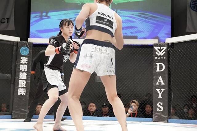 レスリング日本一からギャルへ!?　注目の美人MMAファイター・大井すずの奇抜な格闘家人生【前編】