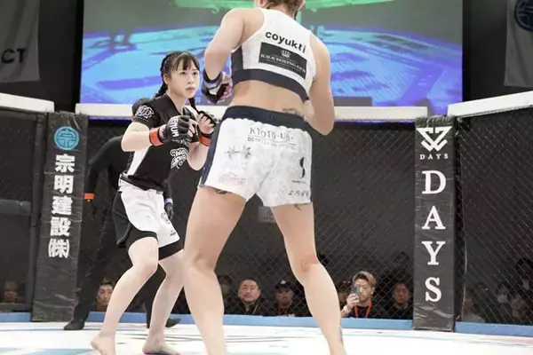 「レスリング日本一からギャルへ!?　注目の美人MMAファイター・大井すずの奇抜な格闘家人生【前編】」の画像