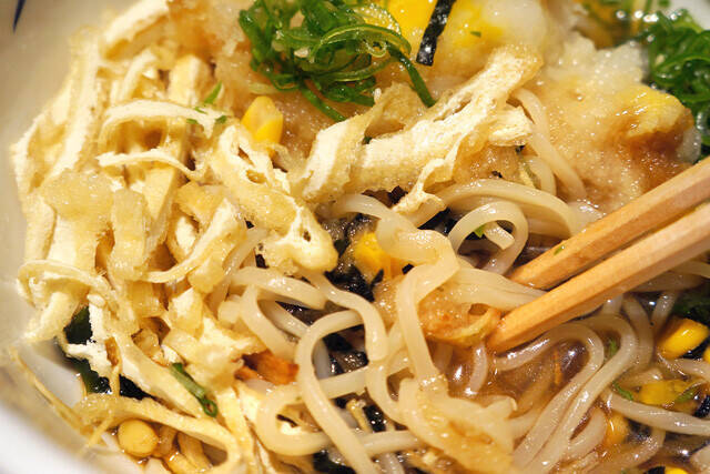 【細打ちうどん】赤坂の路地に佇む名店の自家製うどんに感動した夜：パリッコ『今週のハマりめし』第233回