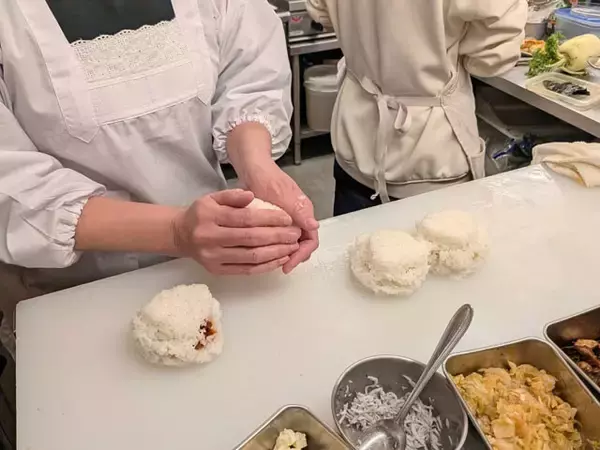 「これぞ日本人の特権？　"おにぎり呑み"ブームがやって来る！」の画像