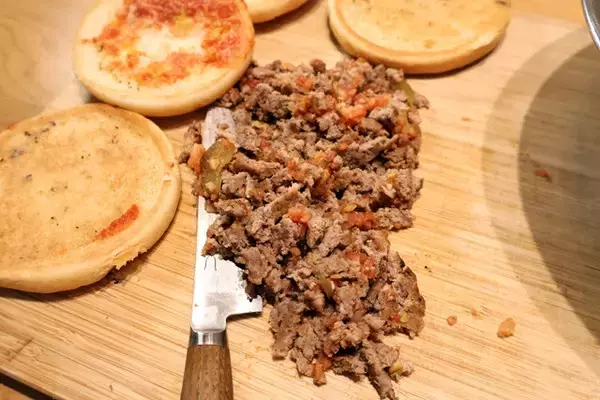 「【マクドナルドコロッケ】このコロッケ、実はすべてマクドナルドの商品で作りました！　バカ全開の異世界転生コロッケ！＜野島慎一郎のバカレシピ＞」の画像