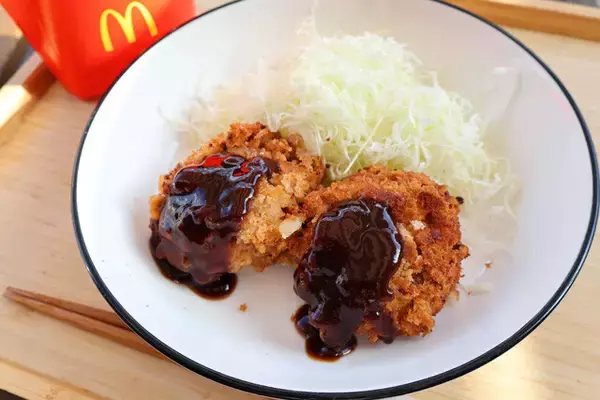 「【マクドナルドコロッケ】このコロッケ、実はすべてマクドナルドの商品で作りました！　バカ全開の異世界転生コロッケ！＜野島慎一郎のバカレシピ＞」の画像