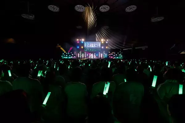 「「ライブをしているときがいちばん幸せ！」櫻井優衣（FRUITS ZIPPER）、メジャー1st CD『夏いぞん』リリースイベントをレポート！」の画像