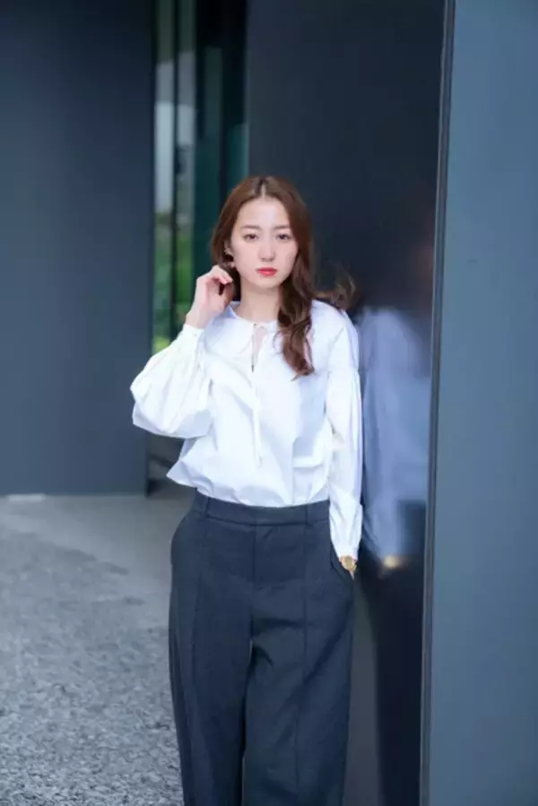 「女優・高田里穂が語る初グラビアの記憶「『カメラを男性だと思って』と言われて、初めて女性としての自分を意識しました」」の画像