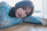 「AKB48鈴木くるみ「グラビアでファンの方に『自分の推しメン、コンビニに並んでるんだよ！』って、自慢してもらえるのが嬉しかったです」【連載 なんで令和にAKB48？ Season2】」の画像1