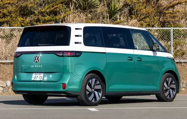 「【小田原ドラゴンのクルマ探しの旅。特別編】最新輸入車だらけの試乗会で見つけた"興奮MAXカー"はコレ！　噂のEVミニバン フォルクスワーゲン ID.Buzzが"刺さった"理由」の画像