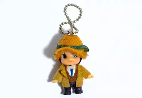 「なぜかコスプレをし始めた！　平成のキューピー人形【山下メロの平成レトロ遺産：112】」の画像