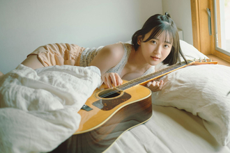 「イキヅライブ！ LOVELIVE! BLUEBIRD」で麻布麻衣役の声優を務める遠藤璃菜が初のデジタル写真集を発売！「撮影で制服を着て、1日だけJKに戻れた気がして楽しかったです！」