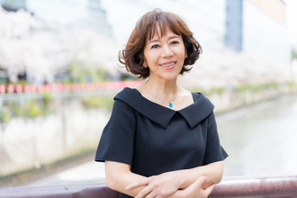 デビュー45周年の岩崎良美がライブ盤を発売！　WBCで人気再燃の色褪せない名曲「タッチ」の魅力を語る「年齢を重ねても、いつまでもオリジナルの『タッチ』を届けたい」