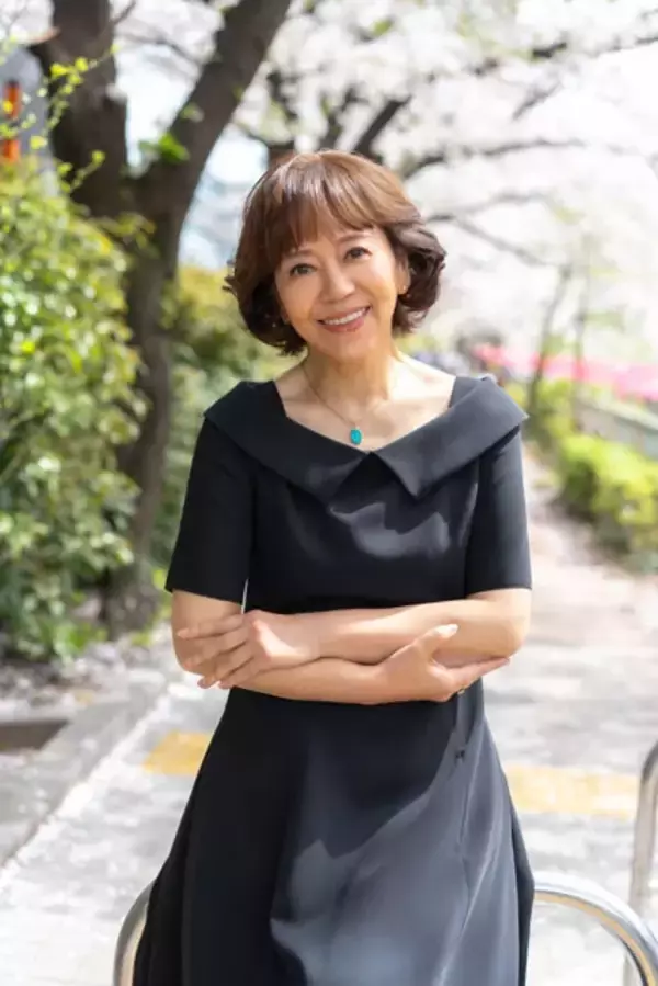 「デビュー45周年の岩崎良美がライブ盤を発売！　WBCで人気再燃の色褪せない名曲「タッチ」の魅力を語る「年齢を重ねても、いつまでもオリジナルの『タッチ』を届けたい」」の画像