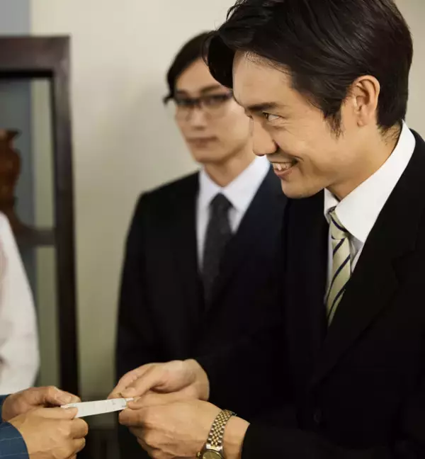 「50代、20代の"昭和101年上司"VS"令和8年部下"の「このビジネスマナーって守るべき？」【令和8年、働く大人の新常識アンケート①】」の画像