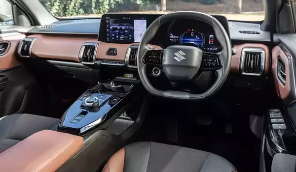 「スズキ初の量産EVを公道テスト！　eビターラは"国民的EV"になれるのか!?」の画像