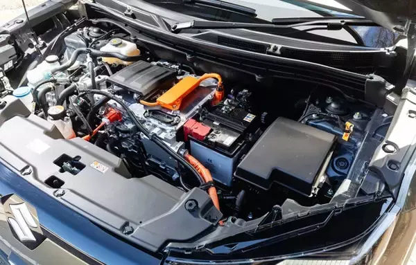 「スズキ初の量産EVを公道テスト！　eビターラは"国民的EV"になれるのか!?」の画像