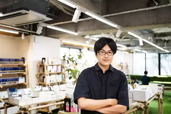 【宇野常寛氏インタビュー】『庭の話』『ラーメンと瞑想』から、われわれの「場所」の現在を考える「偶然に自分を刺激してくれる言葉に出会える場所が大事なんです」