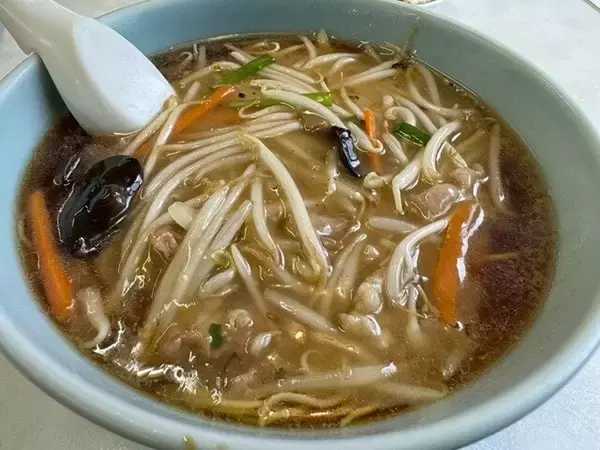 「【ピエール瀧の「萌え萌やしソバ探訪録」】26杯目「月〜水曜だけ限定の、浜松の王道あんかけもやしそば」」の画像