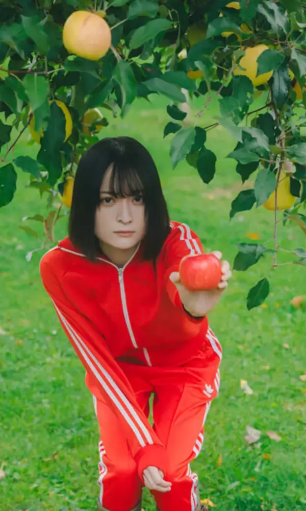 「『りんの田舎暮らし』の星野凛、初グラビアで見せたあどけない素顔「緊張がすごくて。最初は心臓がバクバクしていました」」の画像