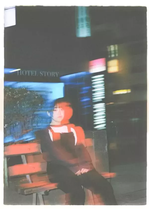 「"令和のたま"の異名を持つソロシンガーはラブホの清掃員!?　2025年最もバズったインディーズアーティスト・古山菜の花「自分がいいと思う音楽を作り続けようという姿勢は、ずっと変わらないです」」の画像